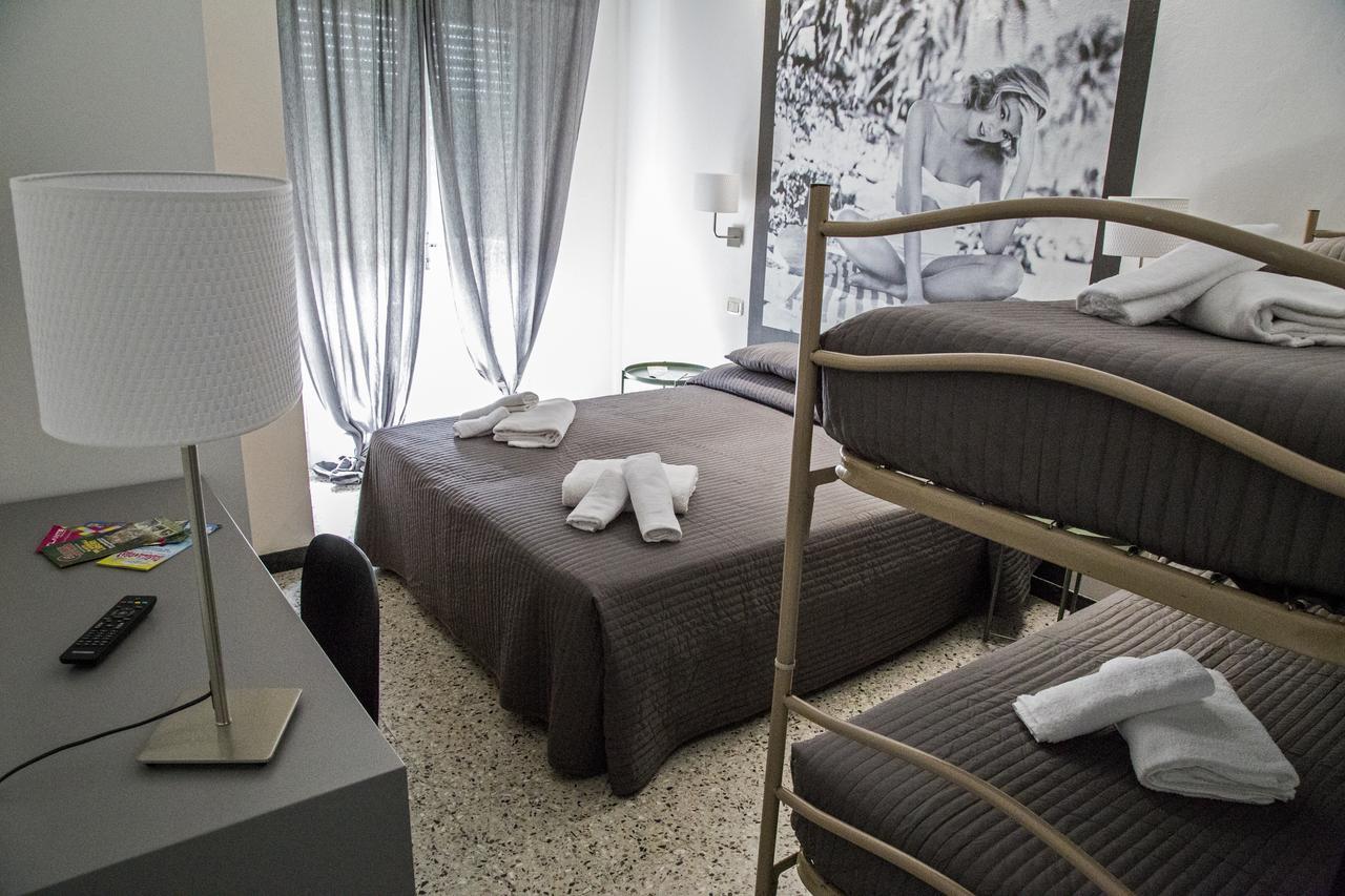 Hotel Hollywood Riccione Exterior foto